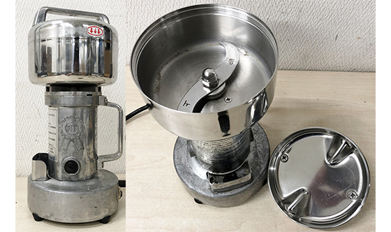 東京ユニコムの万能製粉機