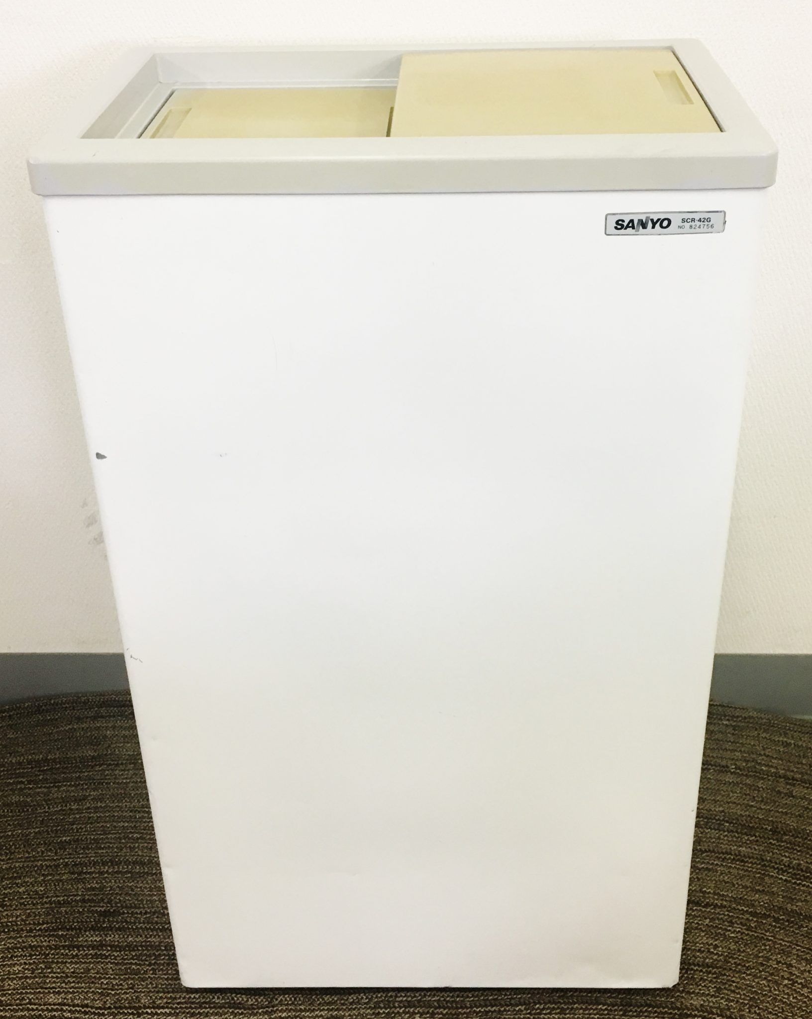 SANYO冷凍ストッカーSCR-42G - キッチン家電